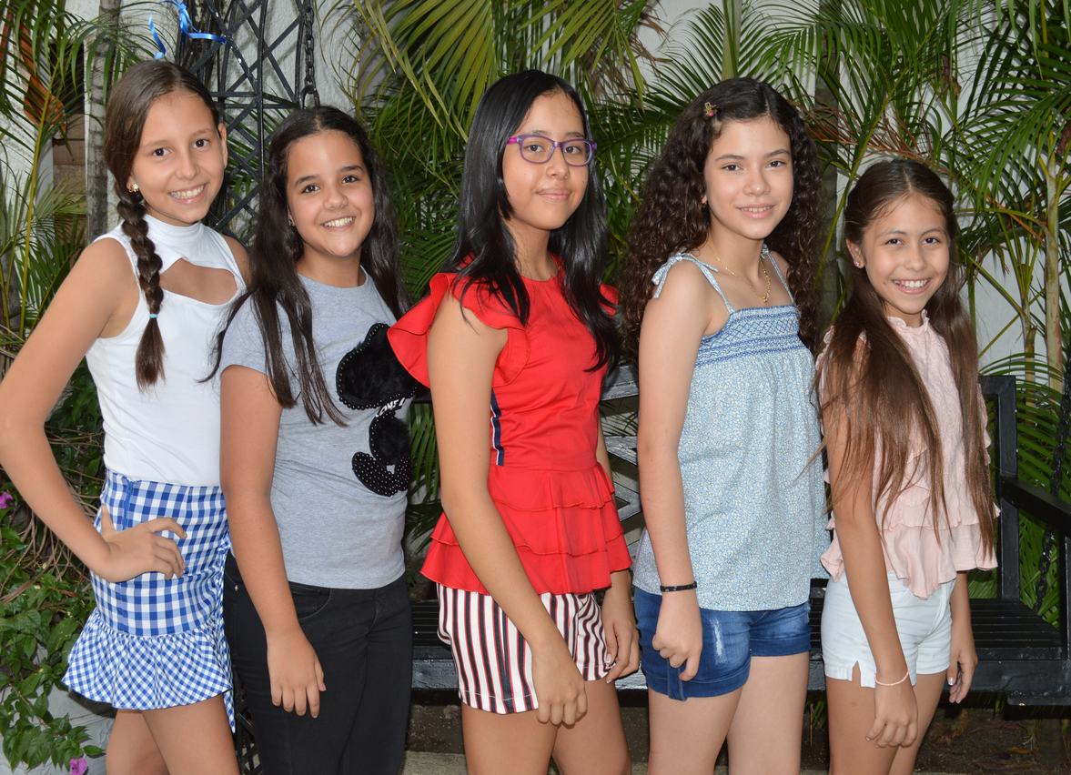 Juana Balaguera, Laura Solano, la cumpleañera Paula Becerra, Juliana Sánchez y Gabriela Murgueitio.